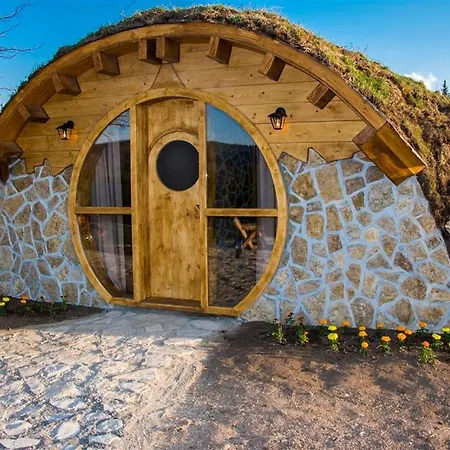 Lodge Mountain And A Hobbit House - Jazavcije Rupe Han Pijesak