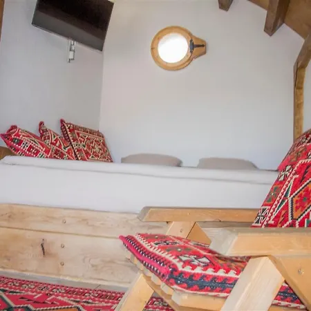 Mountain And A Hobbit House - Jazavcije Rupe