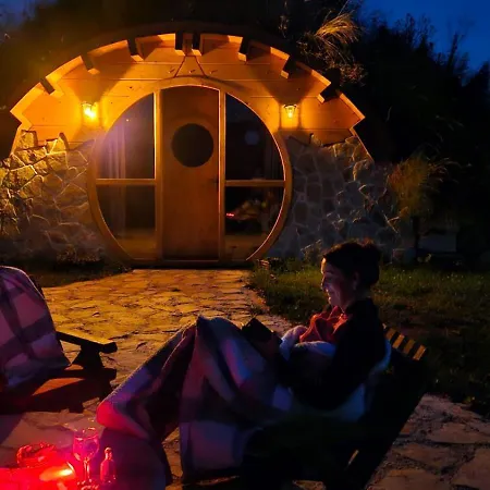 Lodge Mountain And A Hobbit House - Jazavcije Rupe