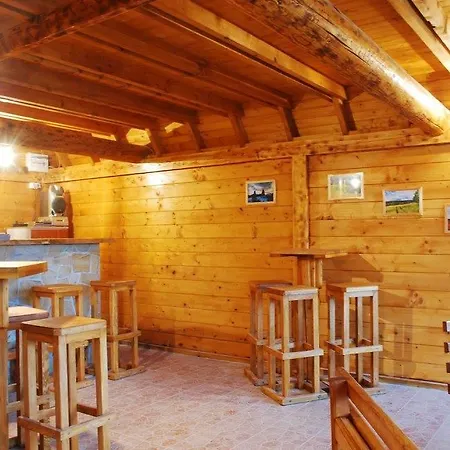 Mountain And A Hobbit House - Jazavcije Rupe * Han Pijesak