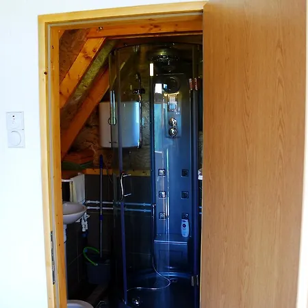 Alojamento de Turismo Selvagem Mountain And A Hobbit House - Jazavcije Rupe Han Pijesak