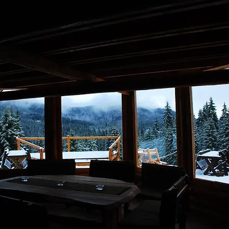 Lodge Mountain And A Hobbit House - Jazavcije Rupe *